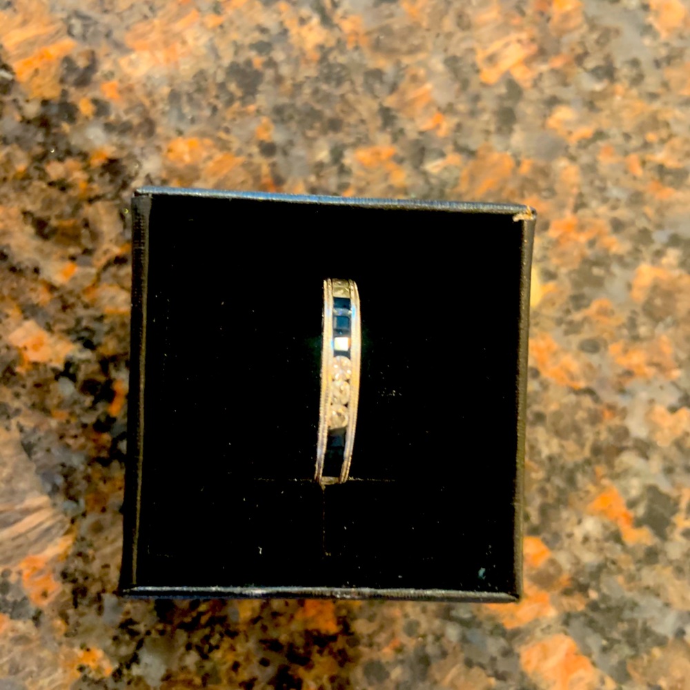 Vintage style Diamond and Sapphire Ring